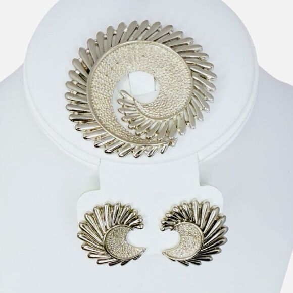 VTG Crown Trifari Nautilus Silver Tone Jewelry Set Brooch Earrings Unsigned - Picture 1 of 11